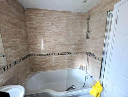 Kenilworth Crescent, Walsall, WS2 - Photo 2