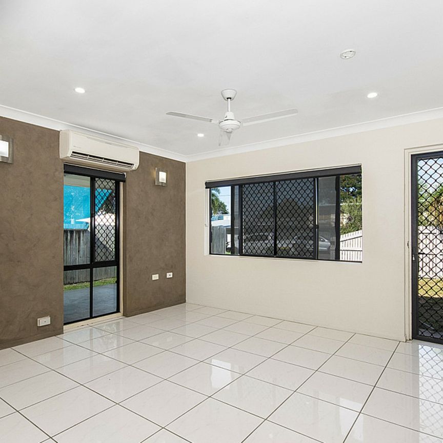 2/115 Thirteenth Avenue, Railway Estate - Photo 1