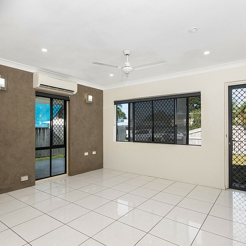 2/115 Thirteenth Avenue, RAILWAY ESTATE - Photo 1