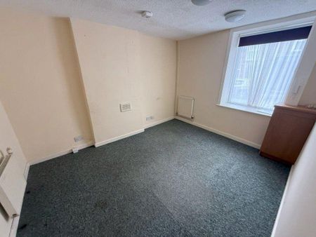 Terraced house to rent - Photo 3