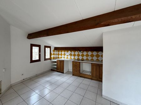 SOMMIERES Centre Piéton - Appartement T2 de 70 m² en duplex au dernier étage avec terrasse - Photo 5