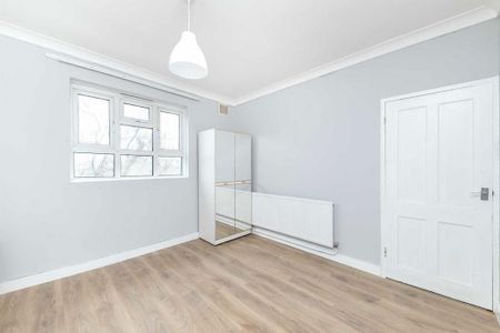3 bedroom flat to rent - Photo 2