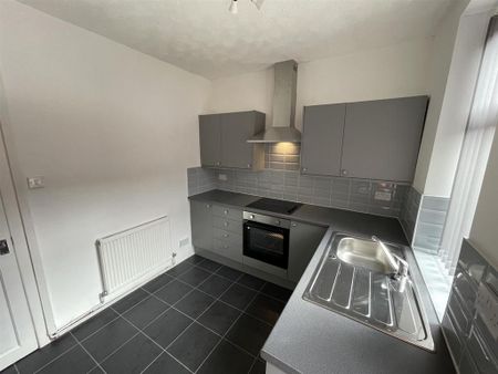2 bedroom terraced house to rent - Photo 3