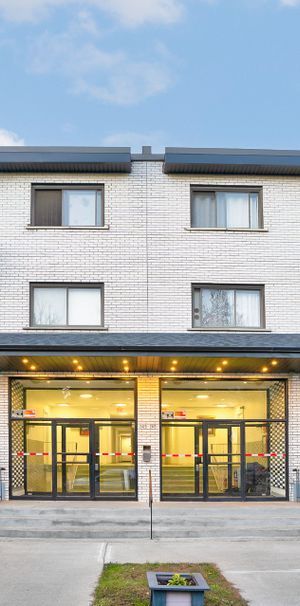 2425 Av. Madison Montréal (Côte-des-Neiges, QC H4B - Photo 1