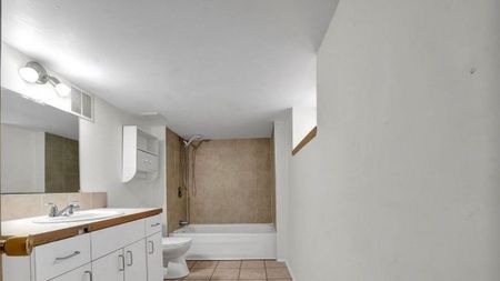 For Lease - 139 Huron Street, Oshawa, Ontario - Photo 4