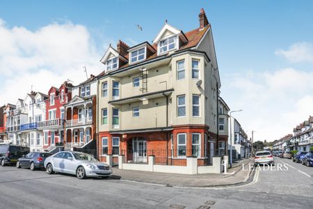 2 bedroom apartment to rent Sea Road, Felixstowe - Photo 3