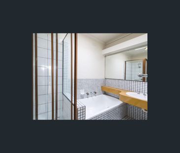 Split Level Townhouse - Photo 4