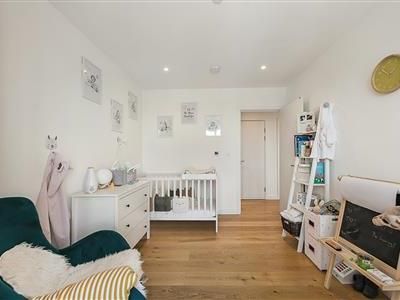 Mapleton Crescent, SW18 - Photo 1