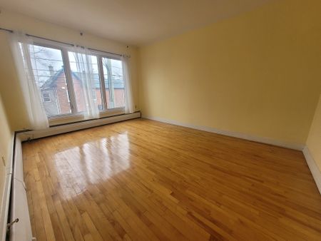 842 Rue Prieur E., Montréal (Ahuntsic-Cartierville), QC H2C - Photo 4