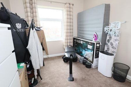 2 bedroom semi-detached house to rent - Photo 3
