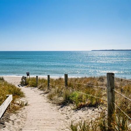 Premium beachside living on sought-after Karewa Parade - Photo 2