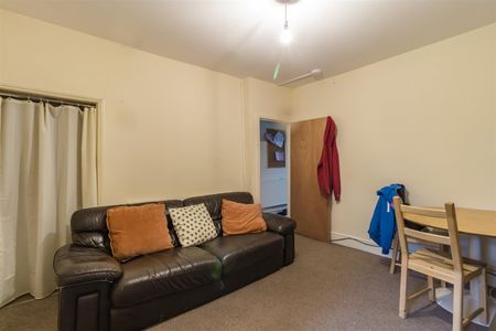 House - Terraced For Rent Wood Road, Pontypridd - Photo 2