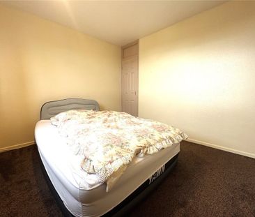3 bed Terraced House for rent - Photo 2