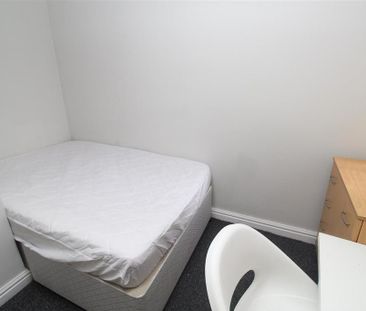 10 bedroom house to rent - Photo 6