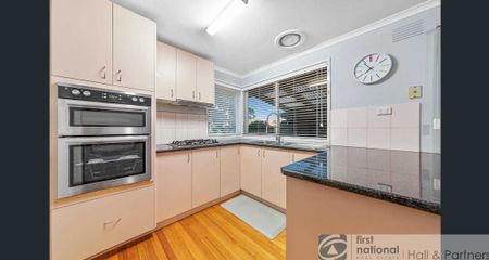 42 Saxonwood Drive, Narre Warren - Photo 4