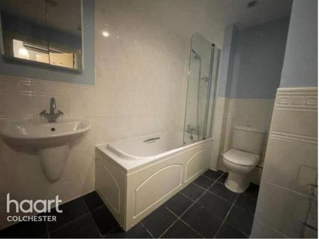 3 bedroom apartment to rent - Photo 4