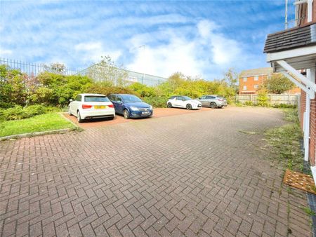 Heathfield Drive, Bootle, Merseyside, L20 - Photo 2