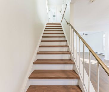 For Lease - 22 Hazelglen Court, Brampton, Ontario - Photo 2