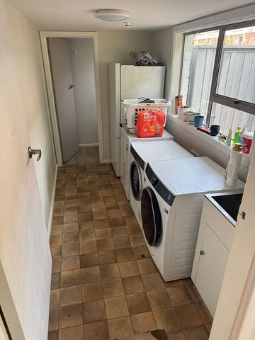 Sunny 3 bdm plus conservatory - Photo 4