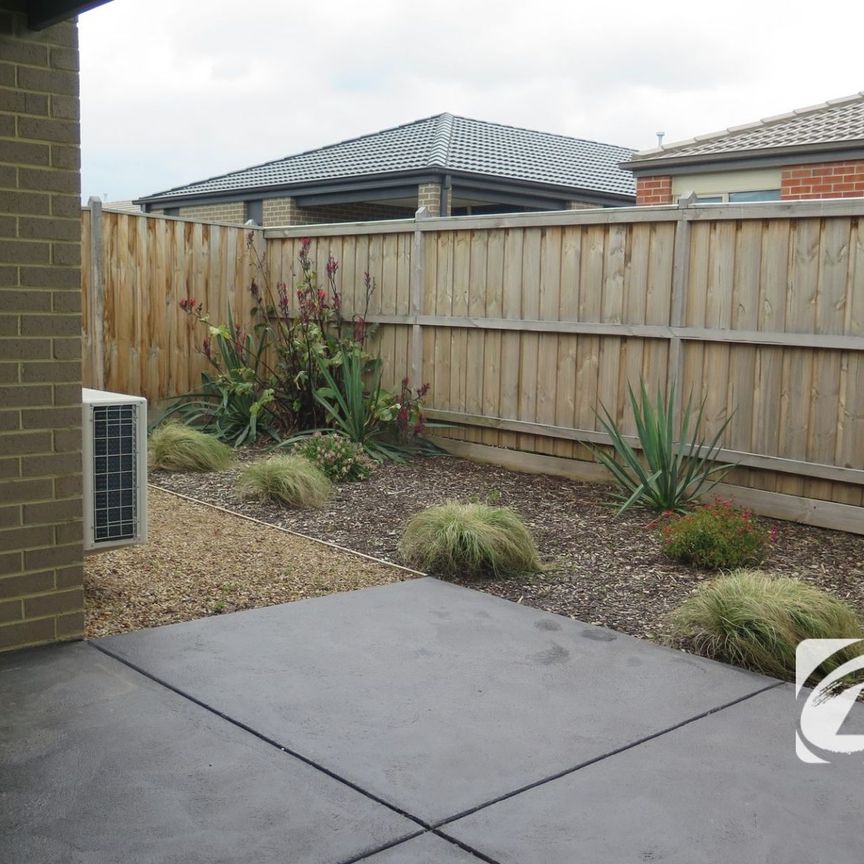 PERFECT FAMILY HOME IN PRIME LOCATION - Photo 1