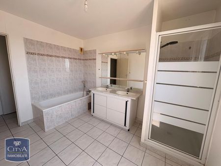 Location Appartement 3 pièces 84m² PORT ST LOUIS DU RHONE 13230 - Photo 4