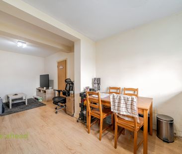 Woodcote Grove Road, Coulsdon, CR5 - Photo 4