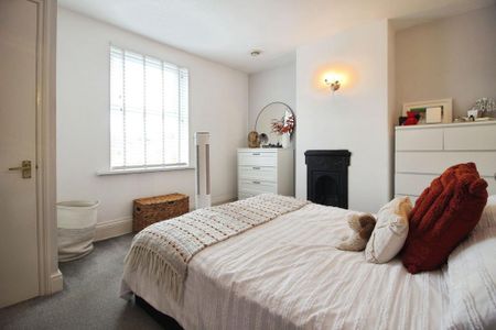 3 bedroom terraced house to rent - Photo 4