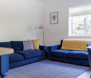 4 bedroom detached bungalow to rent - Photo 1