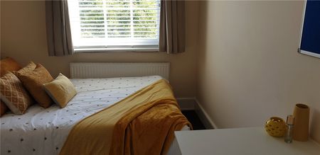 4 bedroom apartment to rent - Photo 4