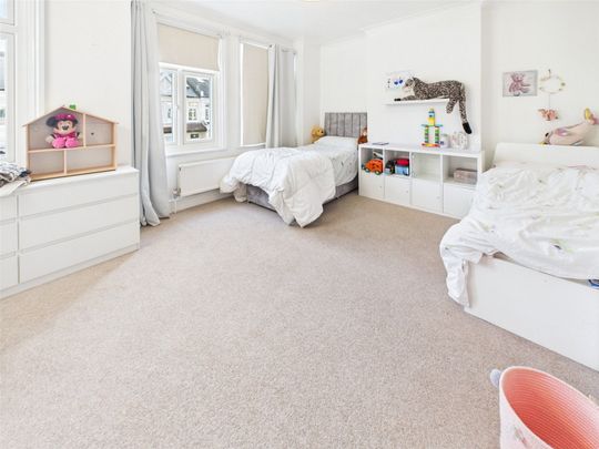 Holmes Road, Strawberry Hill, Twickenham, TW1 - Photo 1