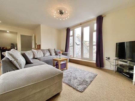2 bedroom flat to rent - Photo 2