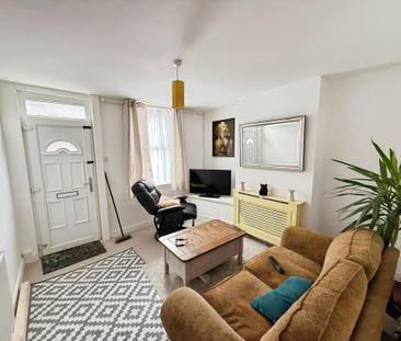 2 bedroom terraced house to rent - Photo 2