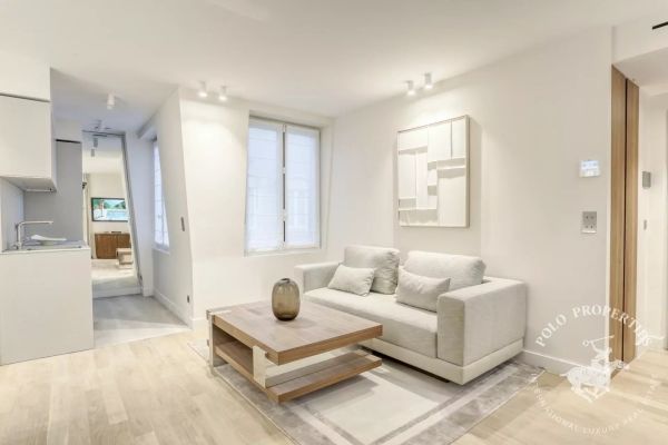 Appartement à louer à Paris 8Ème - Photo 1