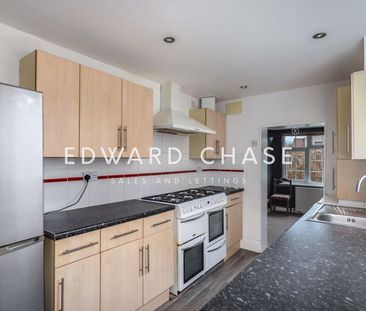 3 bedroom semi-detached house to rent - Photo 3