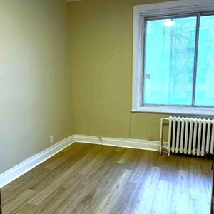 PRES DU METRO SNOWDON 3 CHAMBRES FERMEES- RENOVE - Photo 2