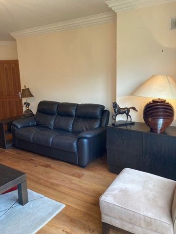 Apartment to rent in Dublin, Blackrock - Photo 2