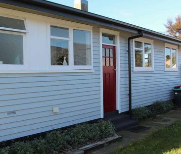 Spacious Family Home in Redwood - Photo 5