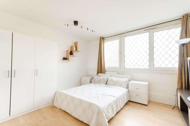 Burritt Road, Kingston, KT1 - Photo 1