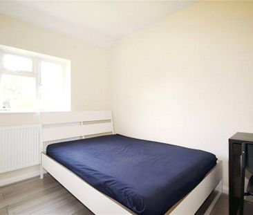 4 bedroom terraced house to rent - Photo 3