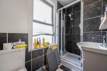 2 bedroom maisonette to rent - Photo 5