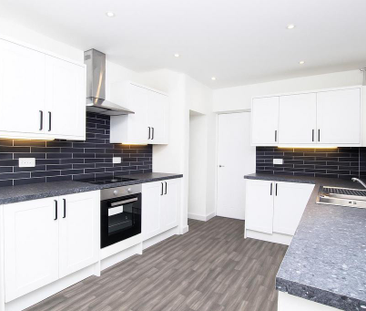 3 bedroom semi-detached house to rent - Photo 6