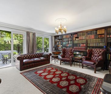 Furnished Elegant Country Manor with Pool - Photo 1