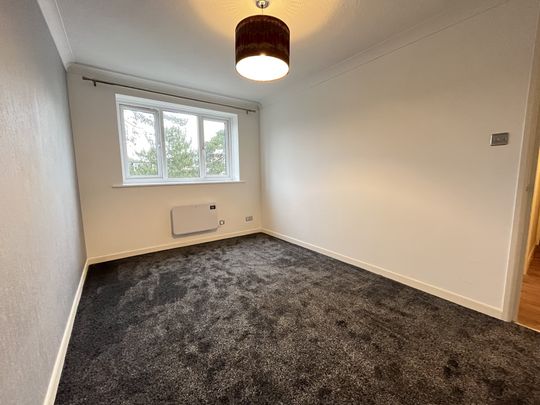 2 bed flat to rent in Suffolk Road, BH2 - Photo 1