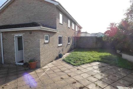 Holmsey Green Gardens, Beck Row, IP28 - Photo 3