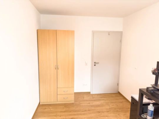 Sanierte 3-Zimmer-Wohnung mit neuwertiger Einbauküche, Balkon und Stellplatz in Rödental - Foto 1