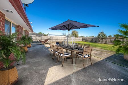 Charming 3 bedroom home - Photo 4