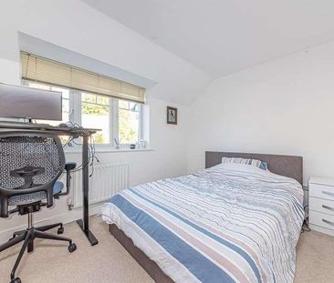 Carina Drive, The Carillions, Wokingham, RG40 - Photo 5