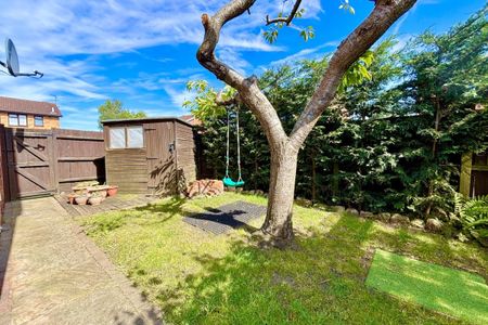 Christopher Close, PETERBOROUGH - Photo 2