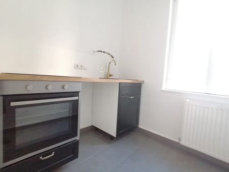 ruck zuck in der Innenstadt - 3 Zimmer Altbau renoviert - 3er WG geeignet - Photo 4