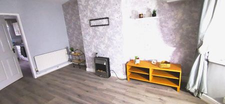 2 bedroom semi-detached house to rent - Photo 2